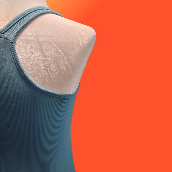 HELLO KITTY 100% COTTON LIGHT BLUE TANK TOP SMALL USED - Picture 9 of 11